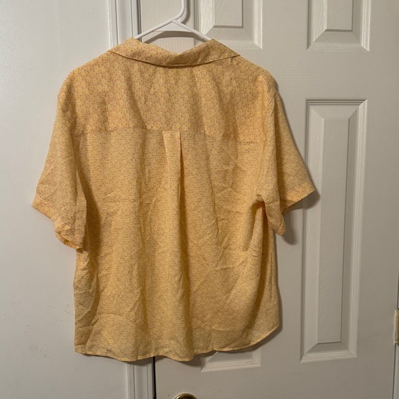 Levi's Casual Floral Yellow Button Down Shirt - Picture 3 of 3